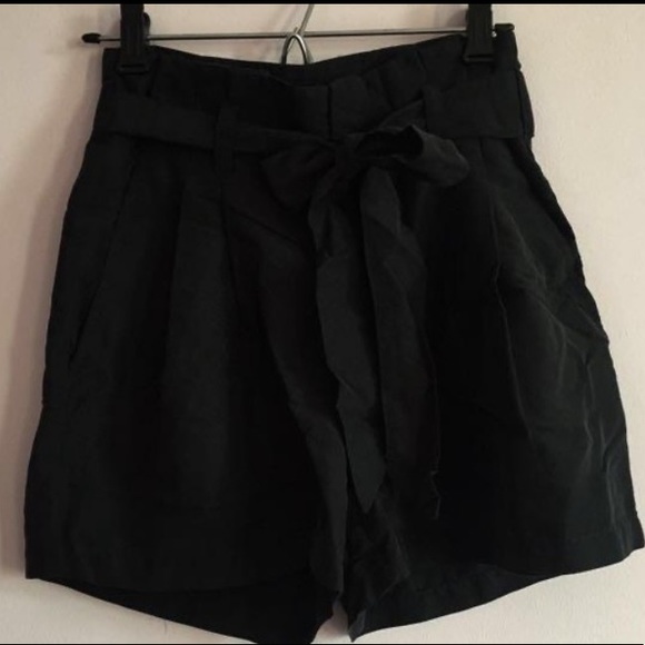 H&M Black Paper Bag Shorts | LN - Picture 3 of 7